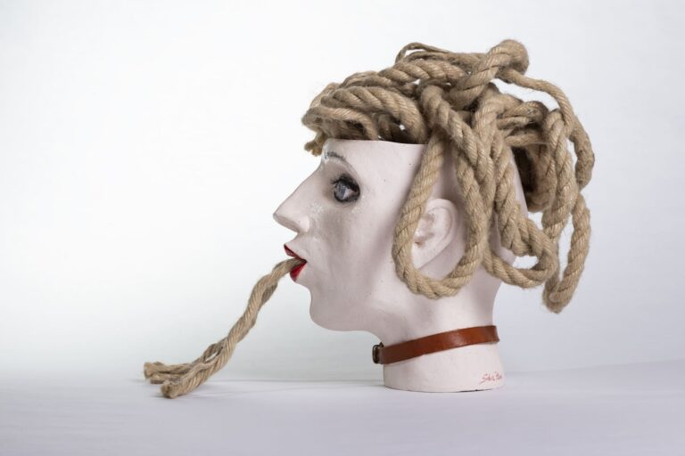 Scultura in argilla selvatica